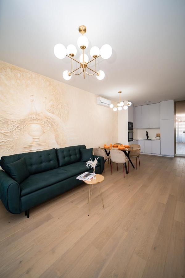 Royal Apartment *